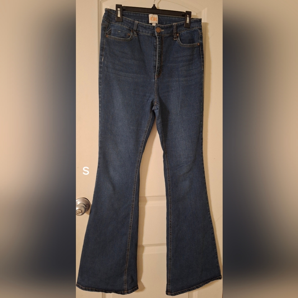 Gb dark washstrech high rise flared jeans size 11 western basic hippie streetwea